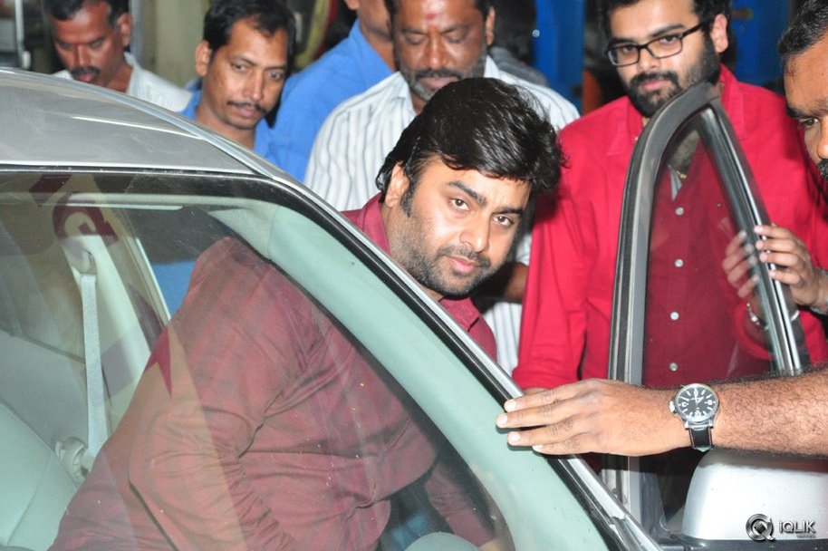 Appatlo-Okadundevadu-Movie-Team-at-Devi-Theater